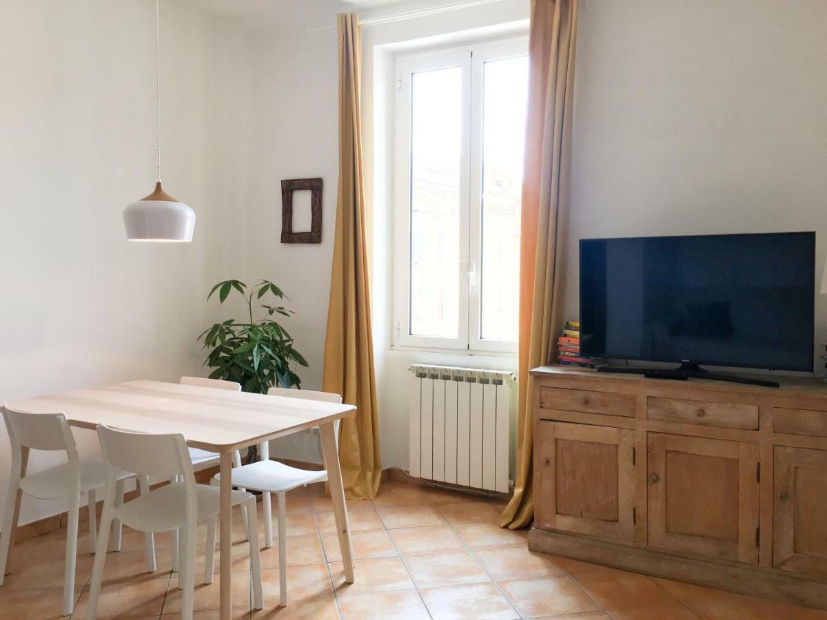 Panoramic Castle Apt Trastevere Rome Exterior photo